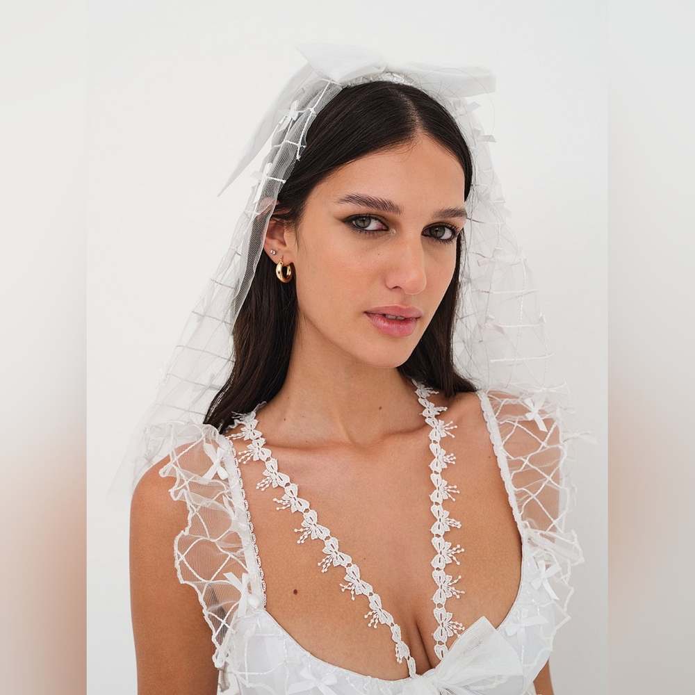 π For Love and Lemons Fiorella Veil π - Picture 2 of 16